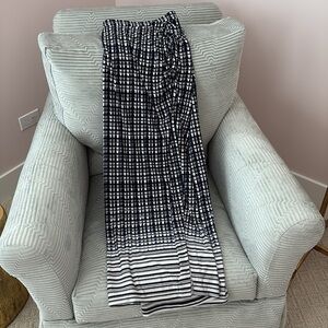 NWT Lane Bryant Blue & White Patterned Maxi Skirt w/Side Slit.Size 22/24.